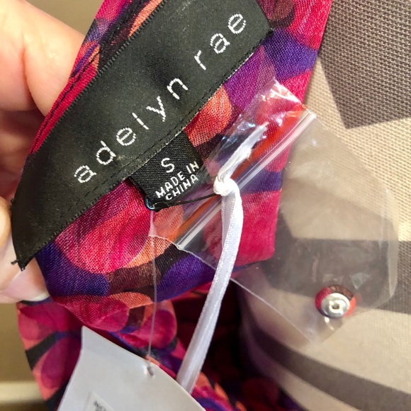 🆕 Adelyn Rae Sheer Veiled Dress - Picture 5 of 7